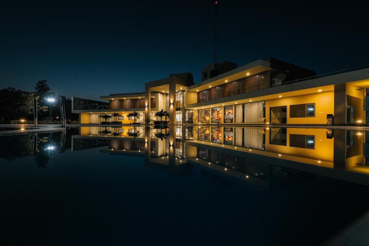 Готель Club Heaven Palanpur Екстер'єр фото