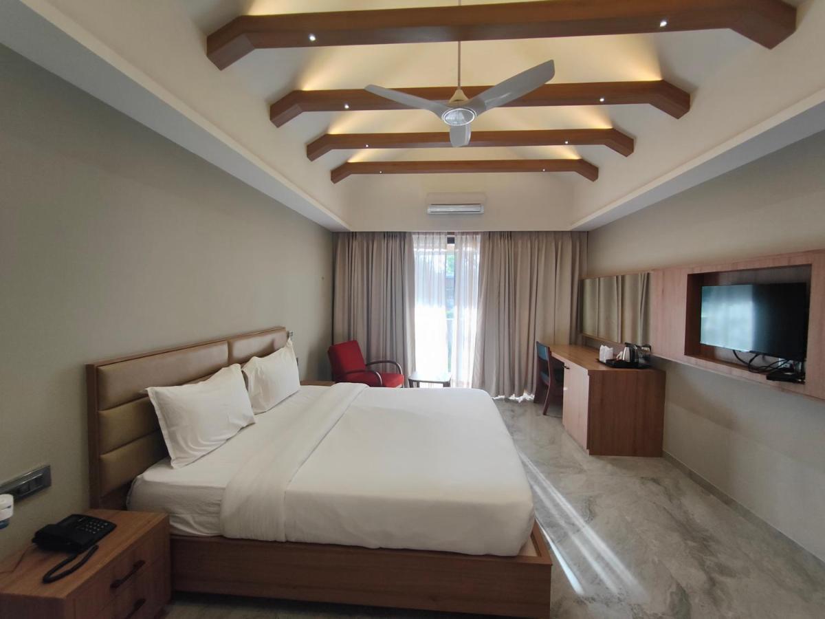 Готель Club Heaven Palanpur Екстер'єр фото