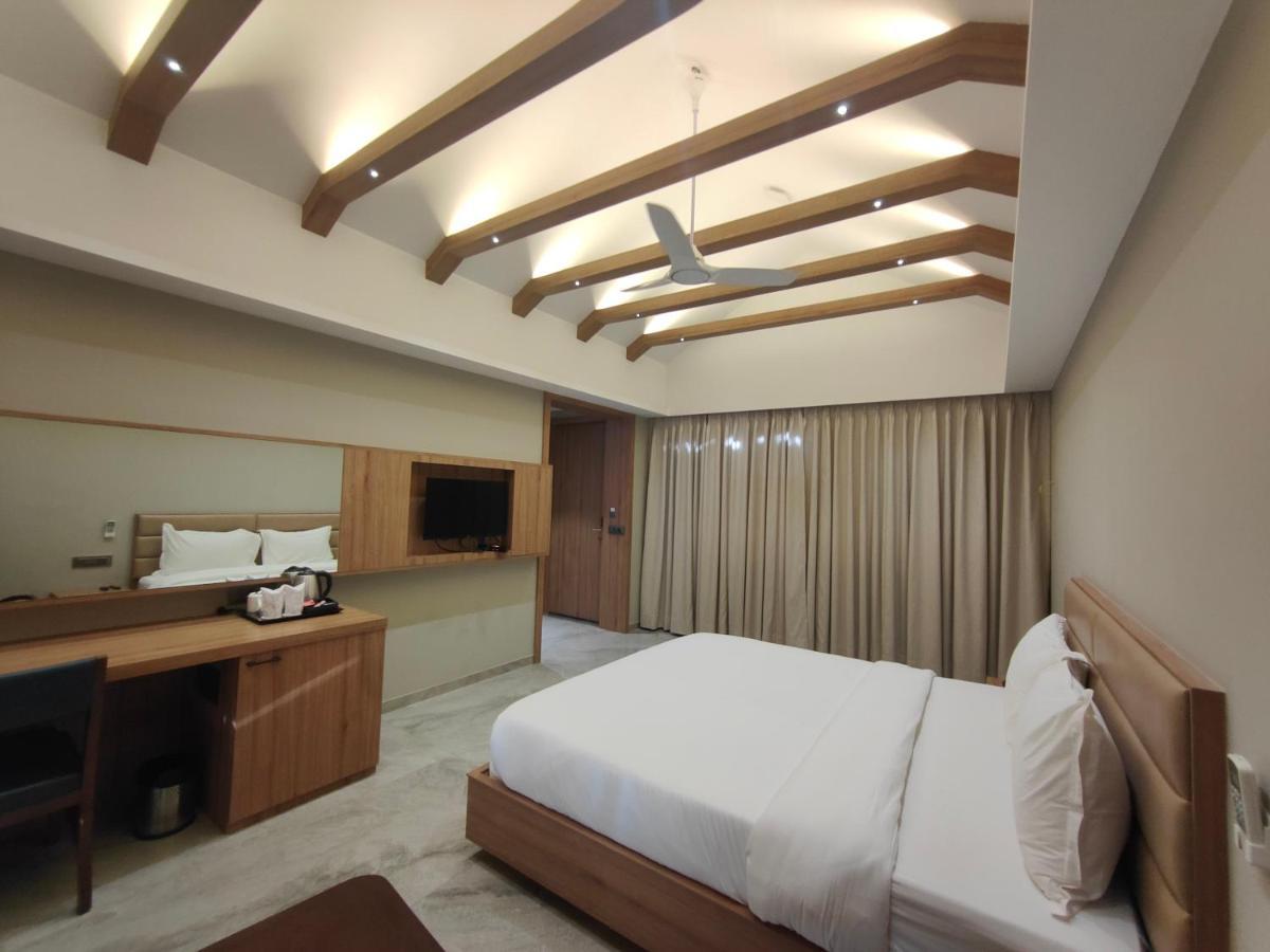 Готель Club Heaven Palanpur Екстер'єр фото