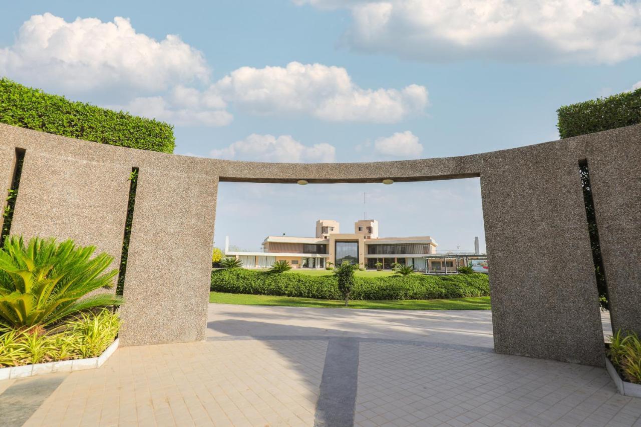 Готель Club Heaven Palanpur Екстер'єр фото