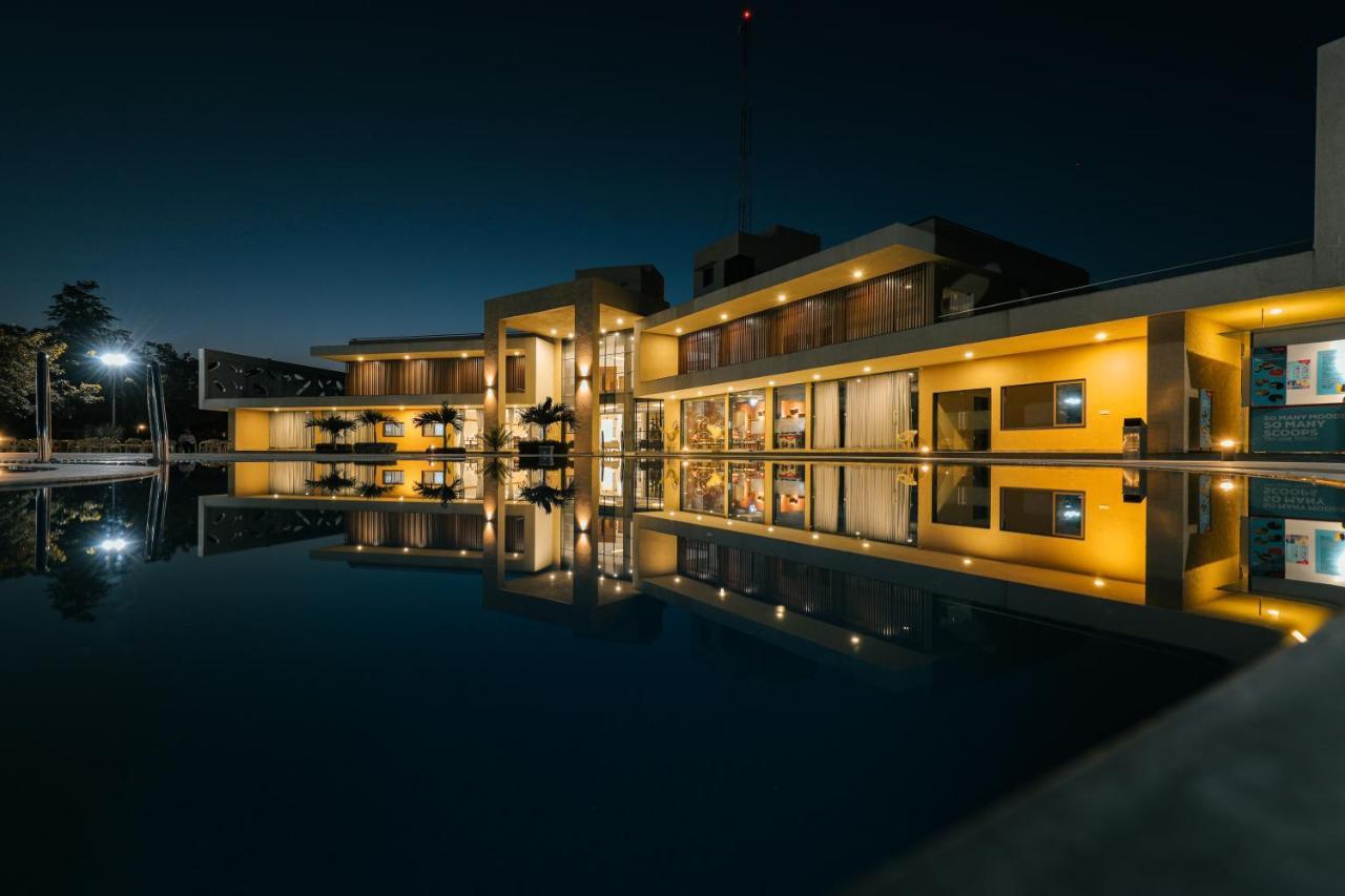 Готель Club Heaven Palanpur Екстер'єр фото