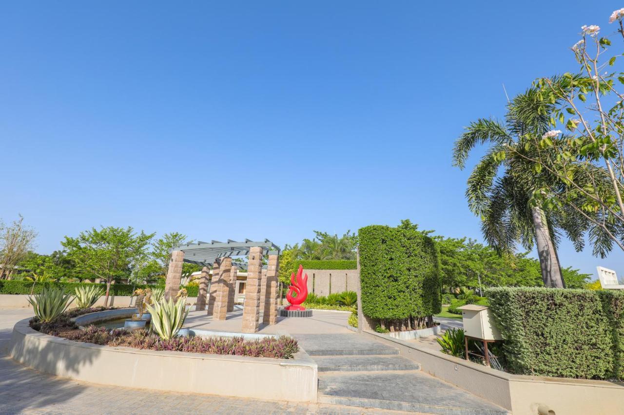 Готель Club Heaven Palanpur Екстер'єр фото