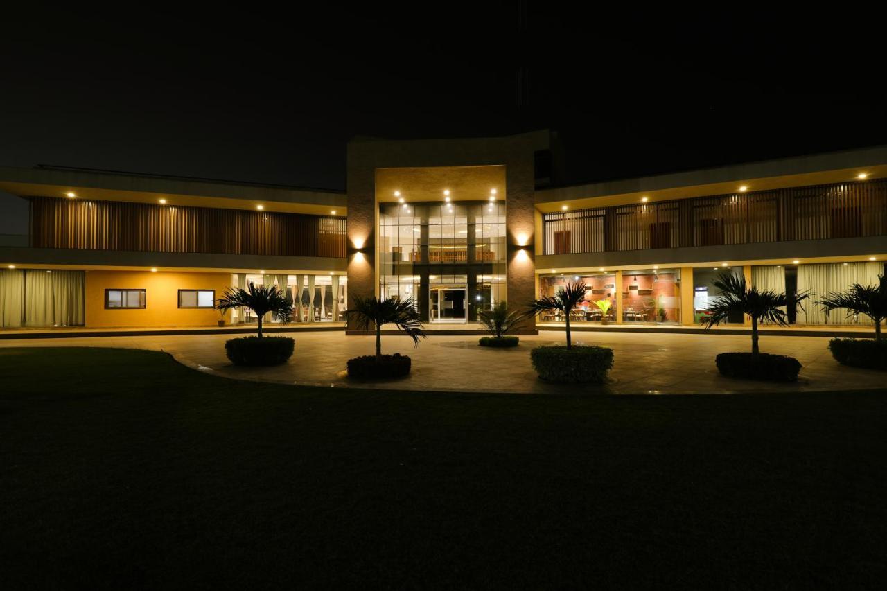 Готель Club Heaven Palanpur Екстер'єр фото